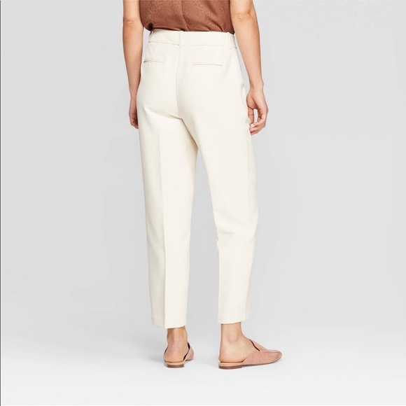NWT Regular-Fit Mid-Rise Cream Pleated Pants - Picture 2 of 8